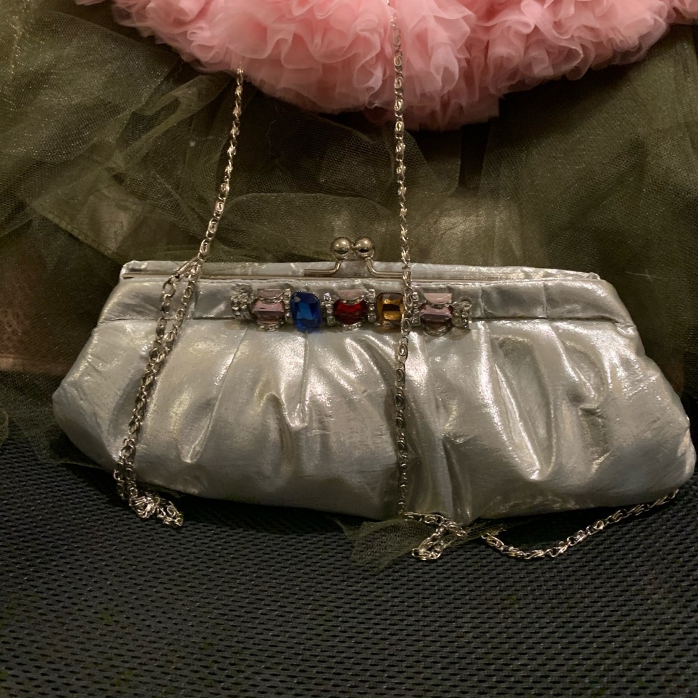 Classy crossbody silver bag